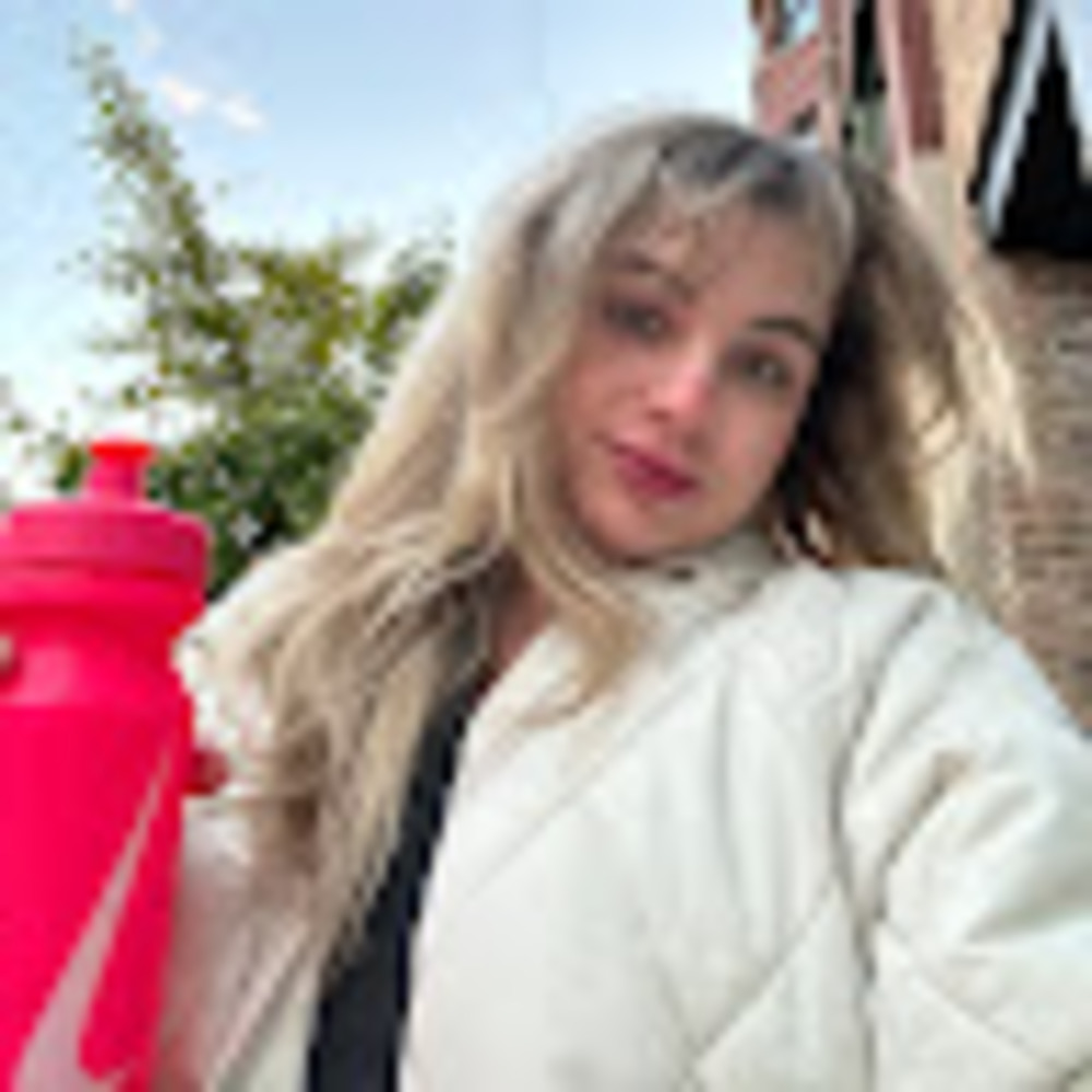 Meet your Posher, Claire